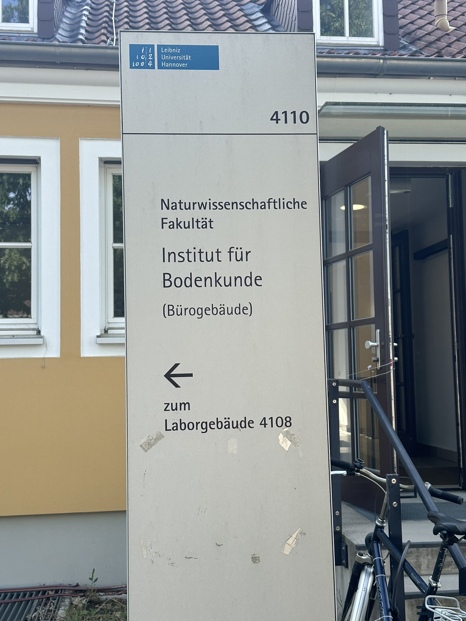 Photo of a sign at the LUH Germany